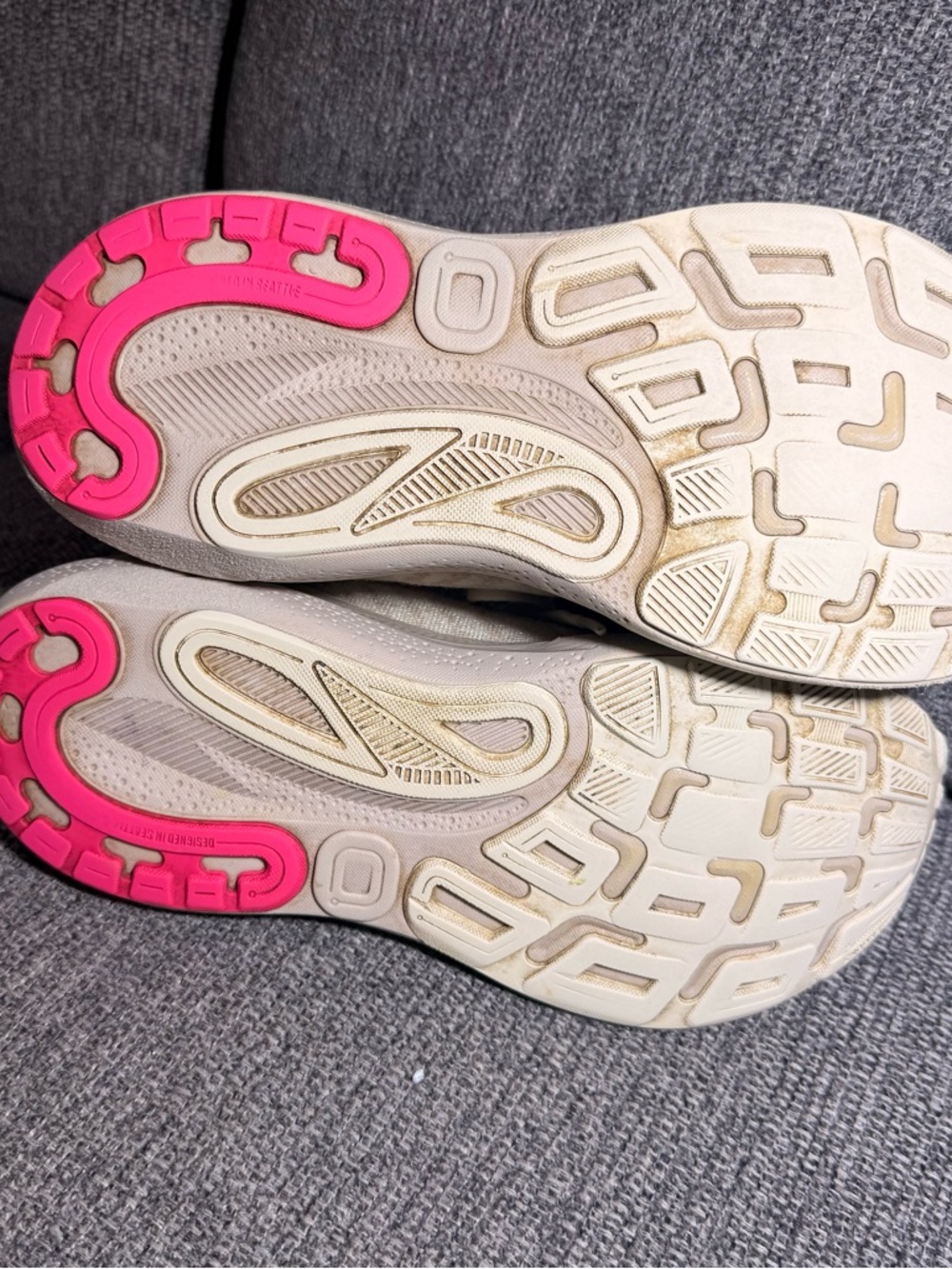 BROOKS  Women’s Adrenaline GTS 24 Running Shoes Chateau Grey Coconut Pink Size 9 - Picture 13 of 14
